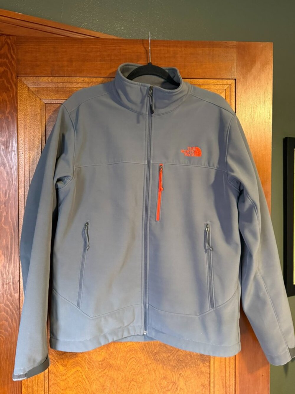 The North Face Apex Bionic Men’s Medium Gray Orange Softshell Jacket
